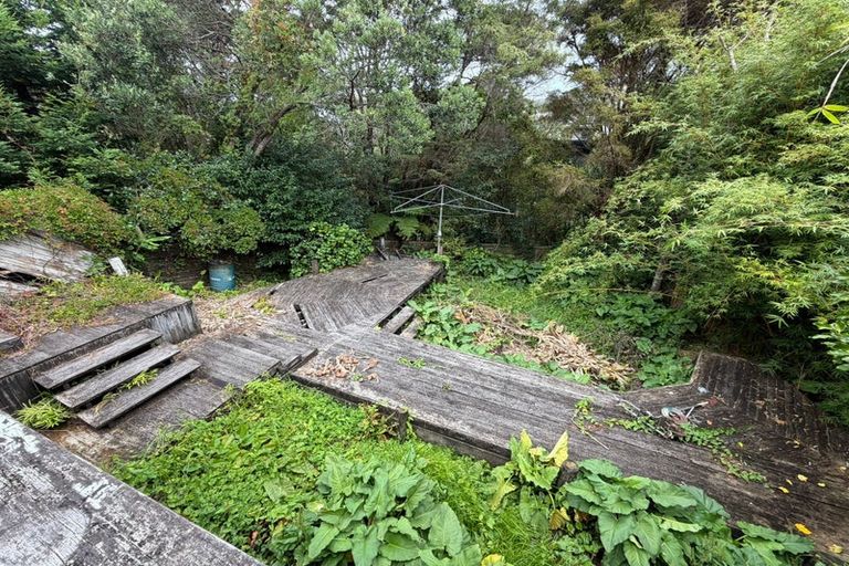 Photo of property in 220 Golf Road, Titirangi, Auckland, 0604