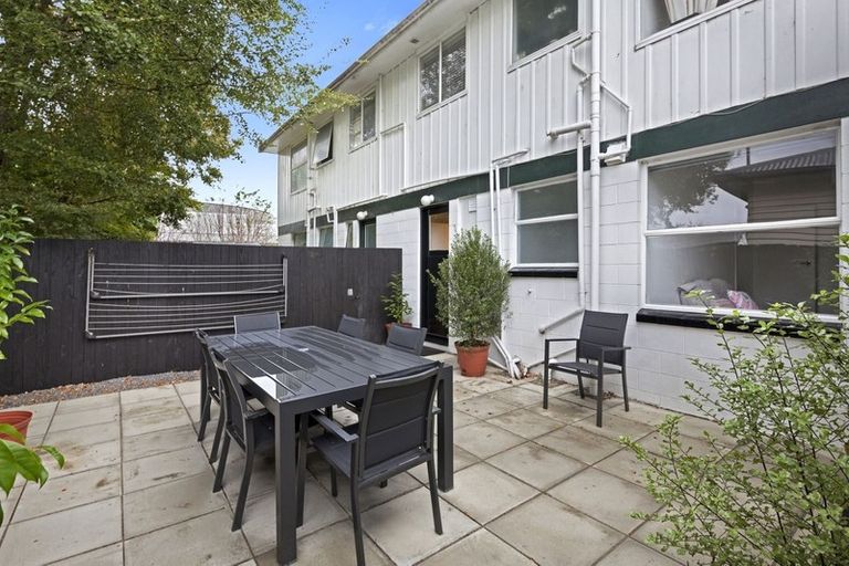 Photo of property in 2/40 Leinster Road, Merivale, Christchurch, 8014