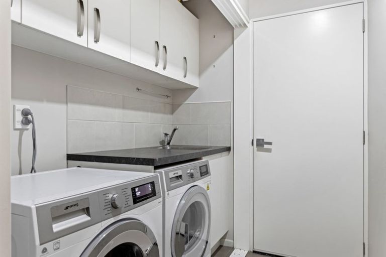 Photo of property in 17 Wairakei Road, Strowan, Christchurch, 8052