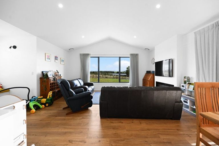 Photo of property in 402 Lake Road, Horsham Downs, 3791