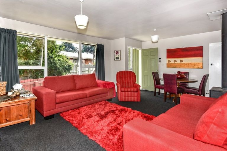 Photo of property in 2/27 Kawau Crescent, Bromley, Christchurch, 8062