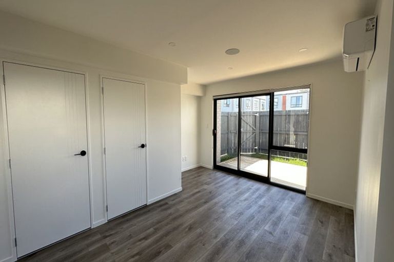 Photo of property in 1/5 Hikurangi Street, Te Atatu Peninsula, Auckland, 0610
