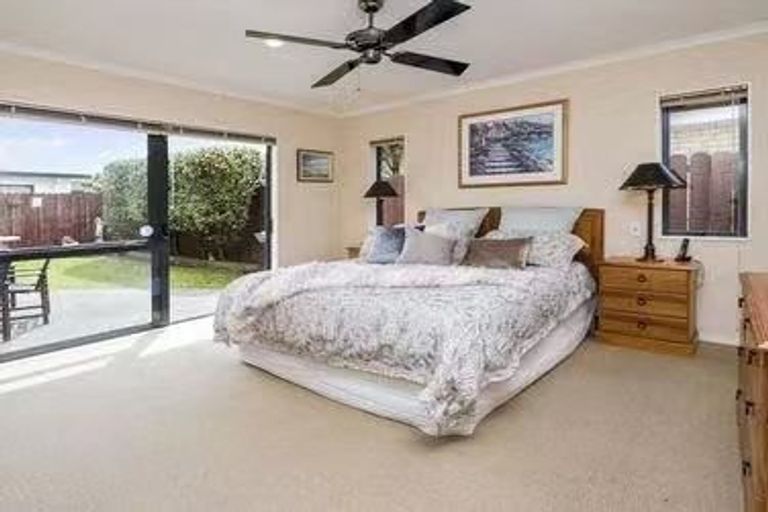 Photo of property in 10 Shankill Place, East Tamaki, Auckland, 2013