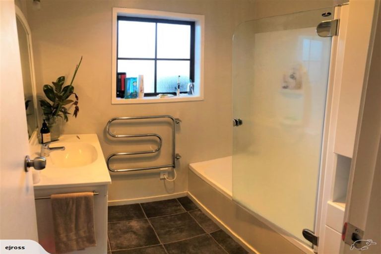 Photo of property in 29 Sheridan Crescent, Leamington, Cambridge, 3432