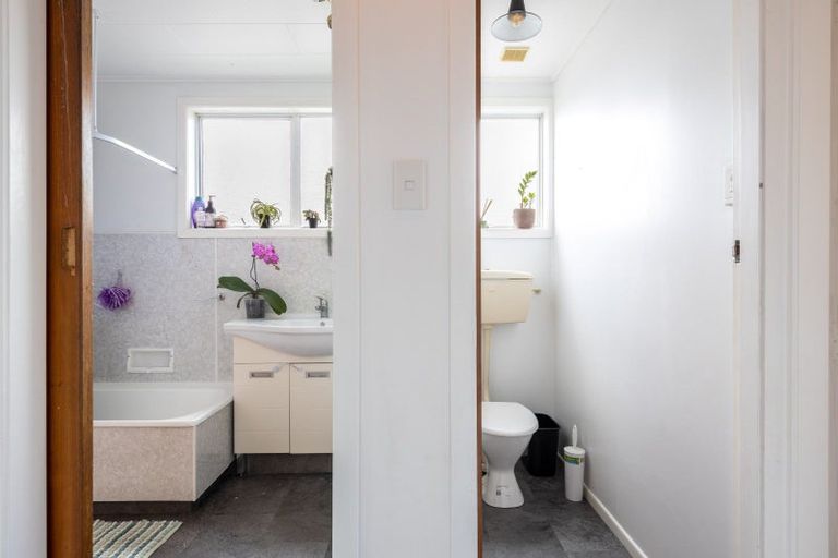 Photo of property in 5h Pembroke Street, Westown, New Plymouth, 4310