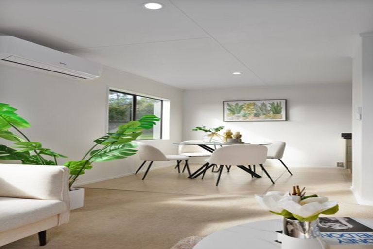 Photo of property in 2/33 Lavelle Road, Henderson, Auckland, 0612