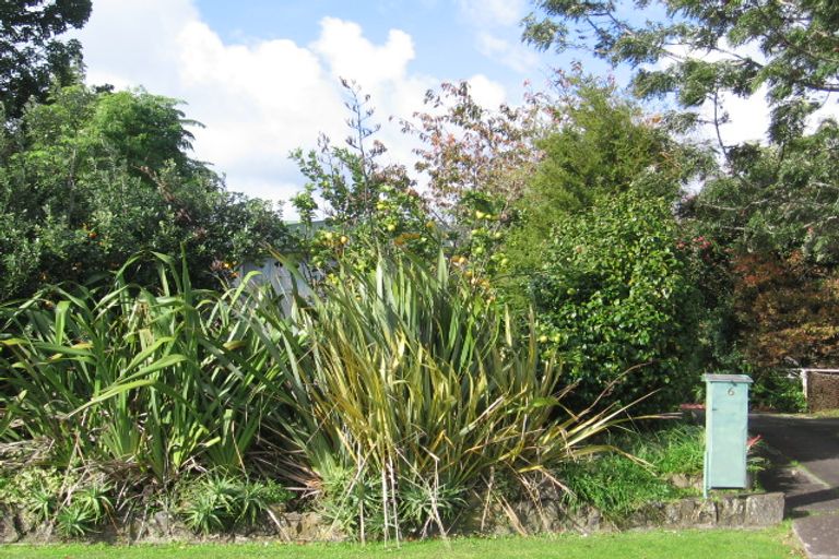 Photo of property in 6 Edgerton Road, Te Atatu Peninsula, Auckland, 0610