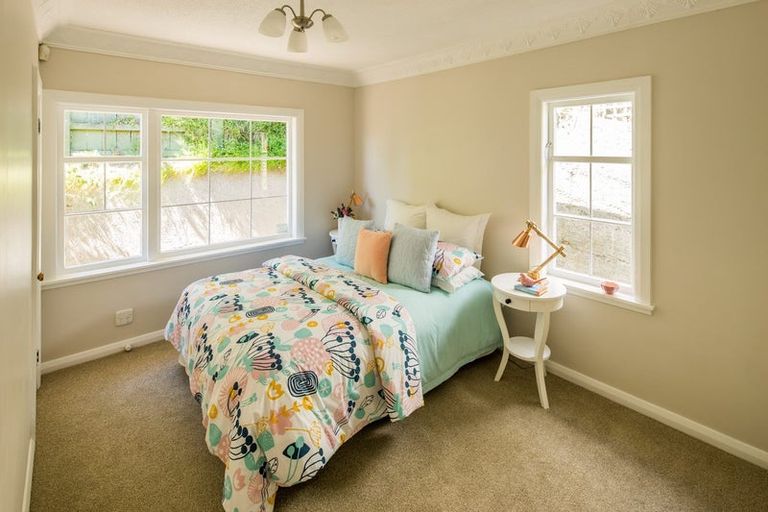 Photo of property in 25 Ashleigh Crescent, Miramar, Wellington, 6022