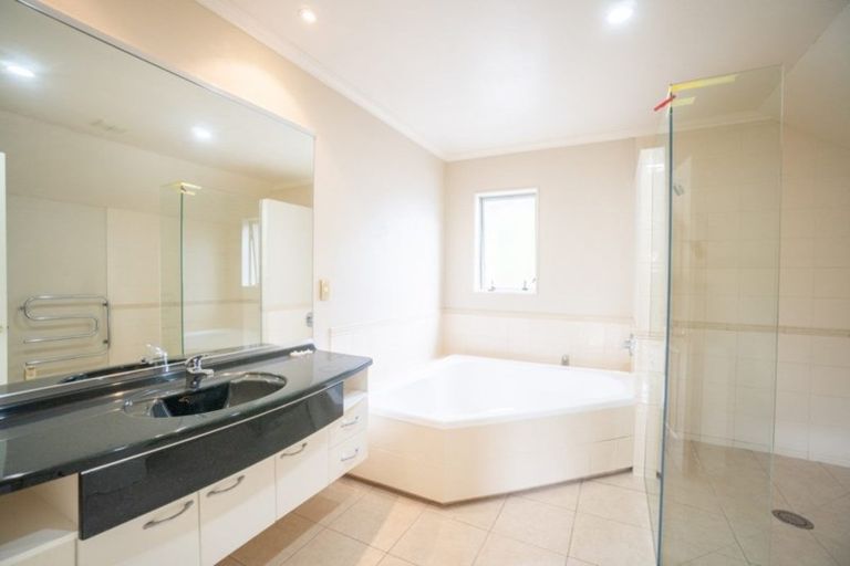 Photo of property in 4 Pastoral Lane, Hokowhitu, Palmerston North, 4410