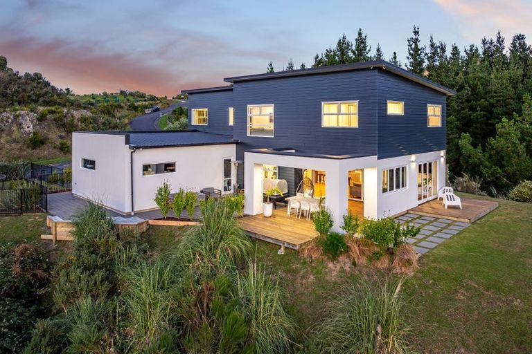 Photo of property in 32 Pacific View, Whitby, Porirua, 5024