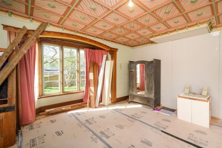 Photo of property in 102 Atawhai Road, Fitzherbert, Palmerston North, 4410