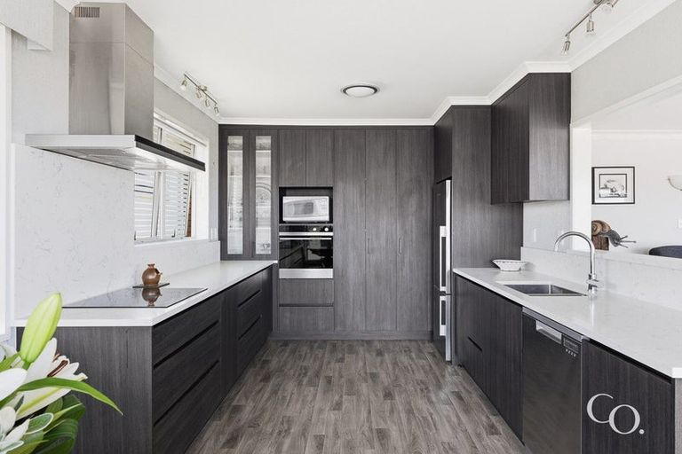 Photo of property in 4 Laing Place, Otumoetai, Tauranga, 3110