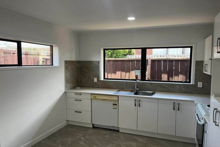 Photo of property in 2/107 Moore Street, Howick, Auckland, 2014