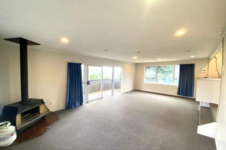 Photo of property in 14a Target Road, Totara Vale, Auckland, 0629