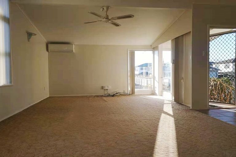 Photo of property in 10 Clendon Place, Manurewa, Auckland, 2102