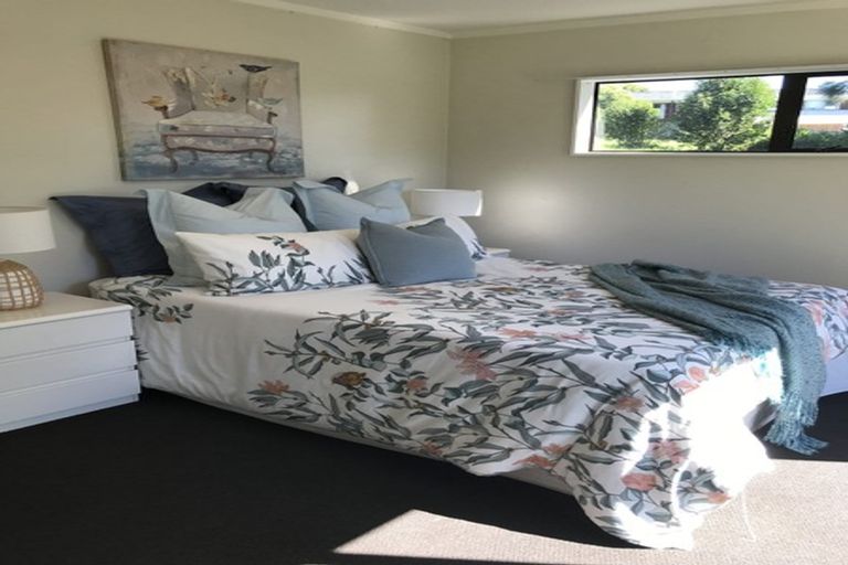 Photo of property in 2/113 Manuka Road, Bayview, Auckland, 0629