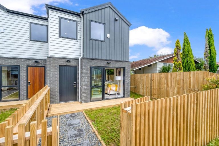 Photo of property in 140a Edgewater Drive, Pakuranga, Auckland, 2010