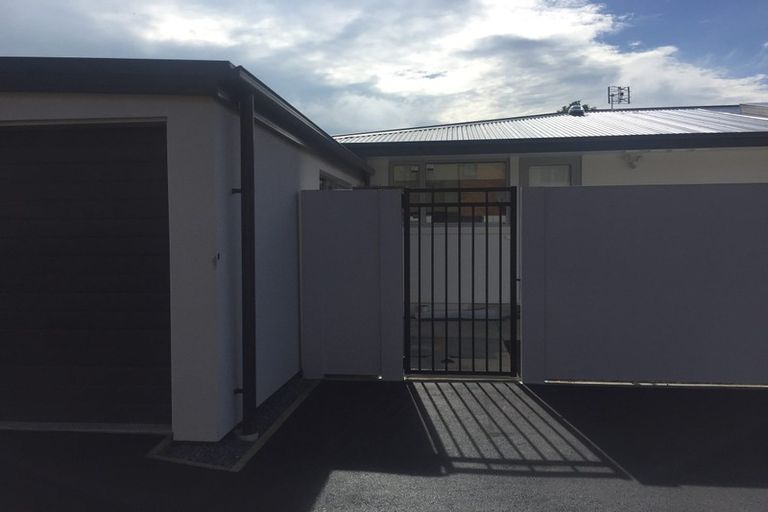 Photo of property in 4/33 Darvel Street, Riccarton, Christchurch, 8011