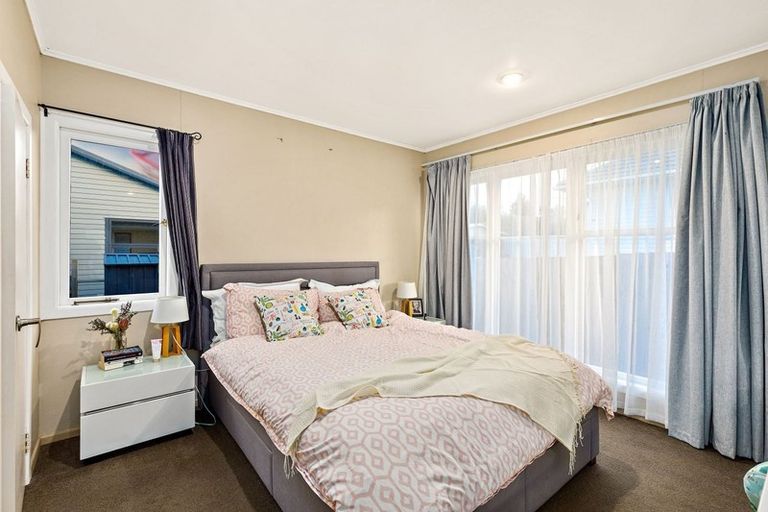 Photo of property in 67 Roberts Road, Te Atatu South, Auckland, 0610