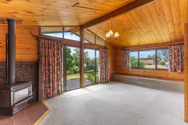 Photo of property in 17 Booker Place, Weymouth, Auckland, 2103