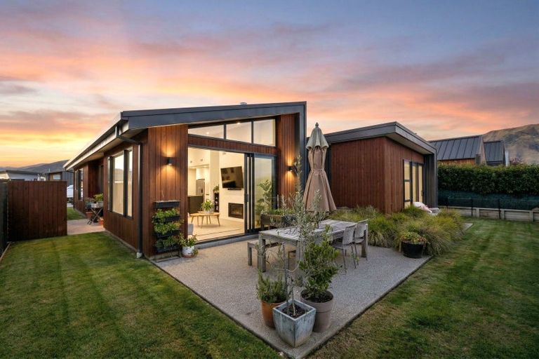 Photo of property in 13 Campbell Road, Wanaka, 9305