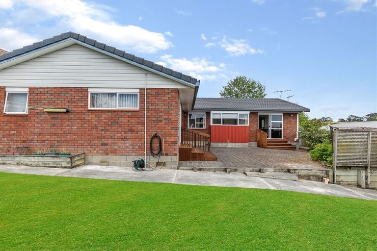 Photo of property in 11 Unsworth Drive, Unsworth Heights, Auckland, 0632