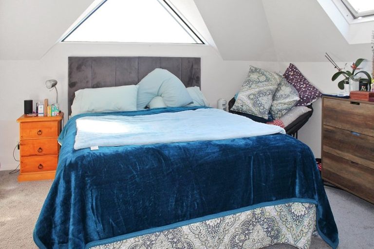 Photo of property in 15a Phoenix Avenue, Hokowhitu, Palmerston North, 4410