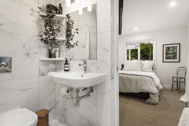 Photo of property in 74 Princes Street, Northcote Point, Auckland, 0627