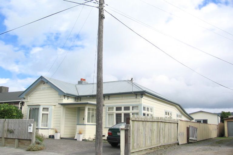 Photo of property in 5 Beach Street, Petone, Lower Hutt, 5012