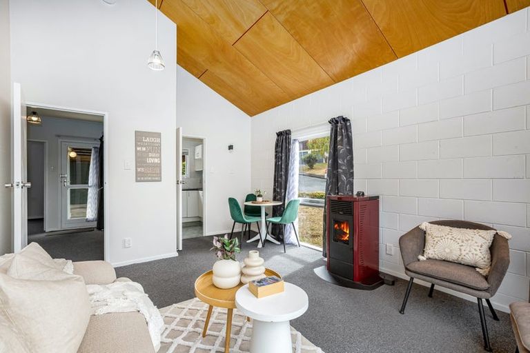 Photo of property in 10a Penryn Drive, Camborne, Porirua, 5026