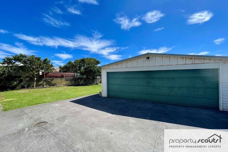 Photo of property in 22 Pamu Place, Waitara, 4320