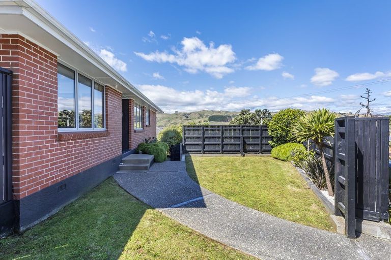 Photo of property in 18 Kapekape Place, Pukerua Bay, 5026