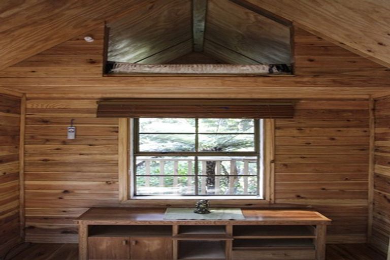 Photo of property in 128 Lone Kauri Road, Karekare, Auckland, 0772