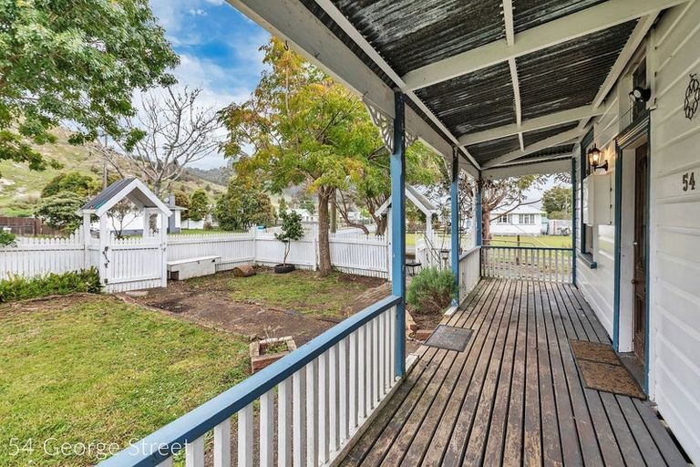 Photo of property in 54 George Street, Hikurangi, 0114