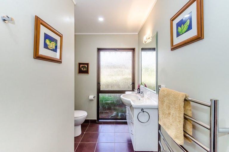 Photo of property in 1 Manu Grove, Waikanae, 5036