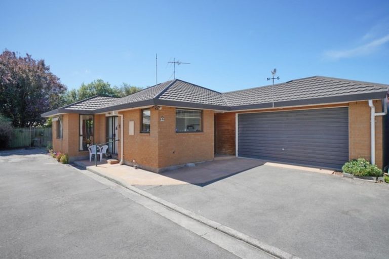 Photo of property in 2/58 Sawyers Arms Road, Northcote, Christchurch, 8052
