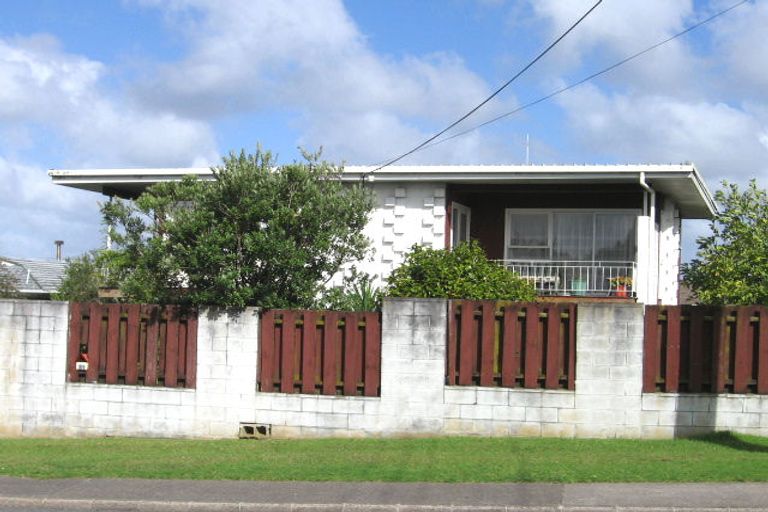 Photo of property in 31 Royal Road, Massey, Auckland, 0614