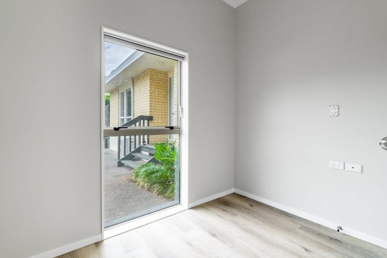 Photo of property in 44 De Havilland Drive, Goodwood Heights, Auckland, 2105