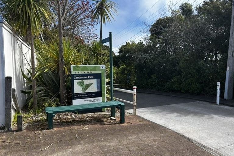 Photo of property in 182 Beach Road, Campbells Bay, Auckland, 0630