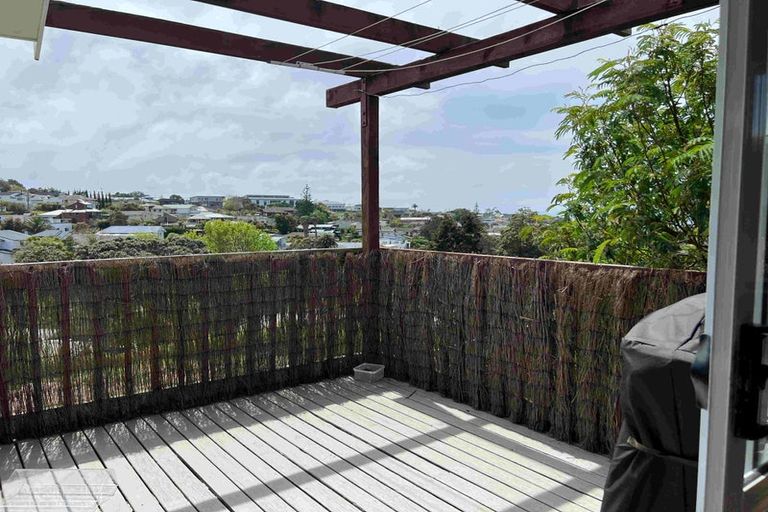 Photo of property in 10 Braemar Road, Rothesay Bay, Auckland, 0630
