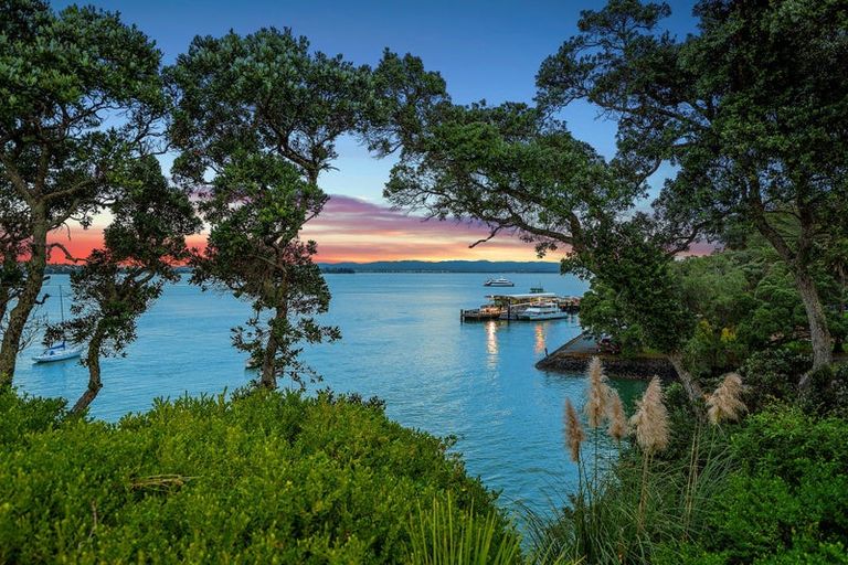 Photo of property in 5 Hinemoa Street, Birkenhead, Auckland, 0626