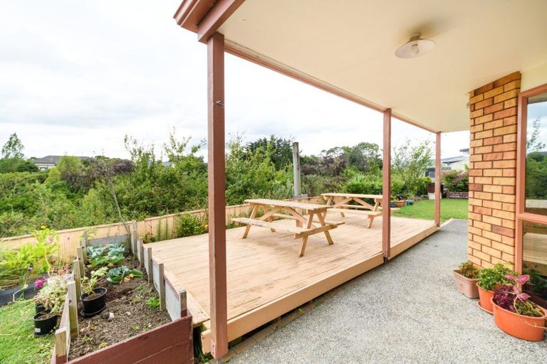 Photo of property in 12 Silkwood Place, Fitzherbert, Palmerston North, 4410
