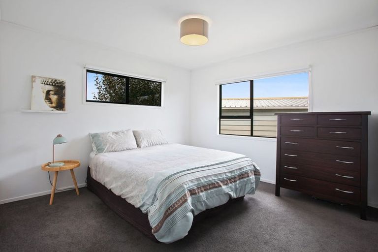 Photo of property in 3 Hosking Place, Clarks Beach, 2122