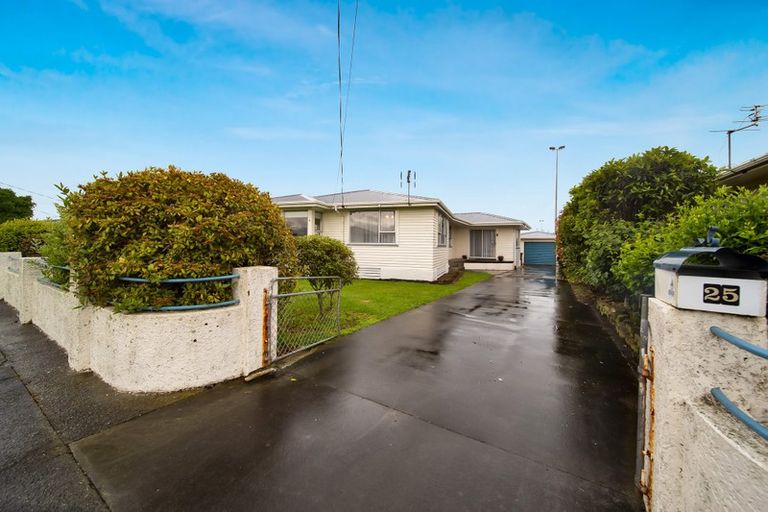 Photo of property in 25 Pacey Avenue, Hawera, 4610