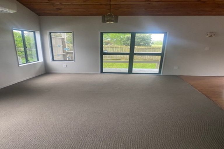 Photo of property in 17 Oakmont Place, Wattle Downs, Auckland, 2103