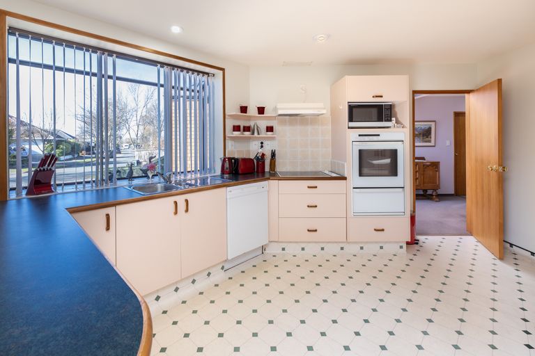 Photo of property in 22 Berkshire Drive, Avonhead, Christchurch, 8042