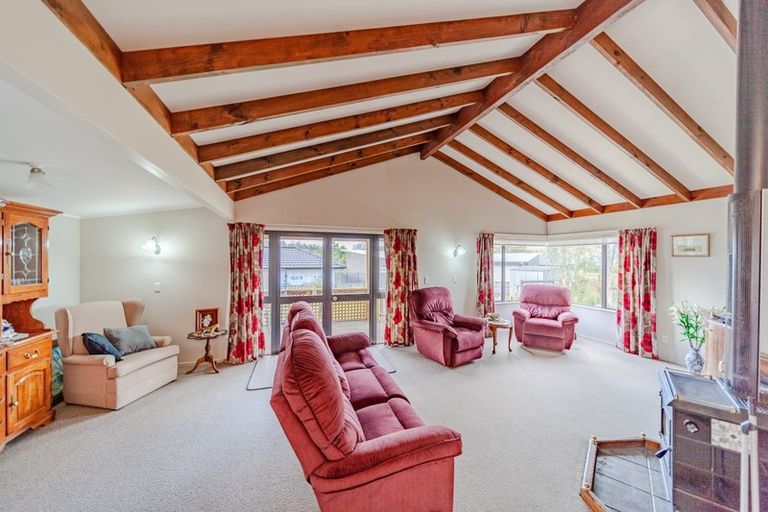 Photo of property in 11 Abbot Avenue, Waipawa, 4210