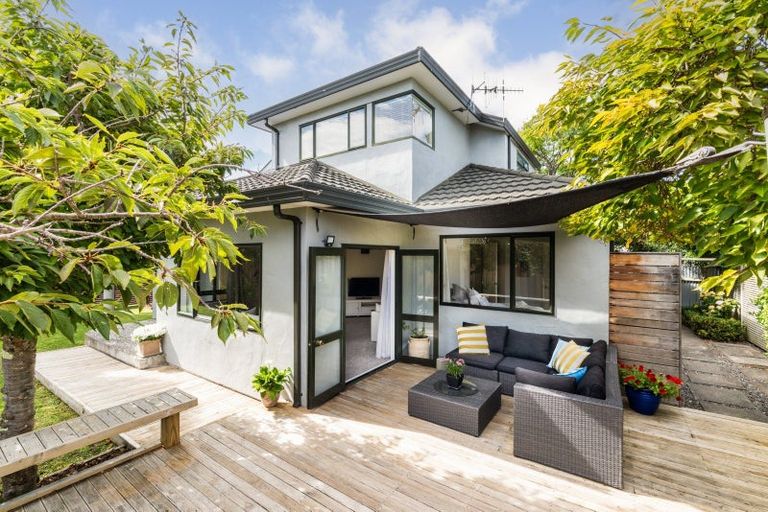 Photo of property in 2 Everest Avenue, Havelock North, 4130