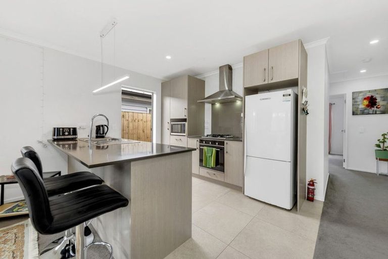 Photo of property in 13 Kapowai Boulevard, Takanini, 2112