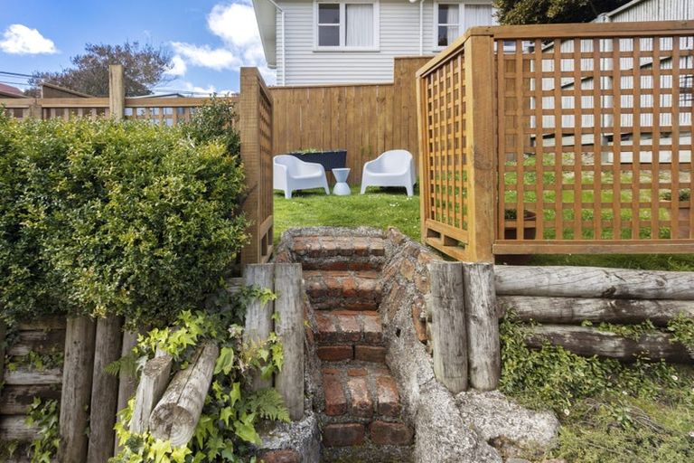 Photo of property in 33 Mckinley Crescent, Brooklyn, Wellington, 6021